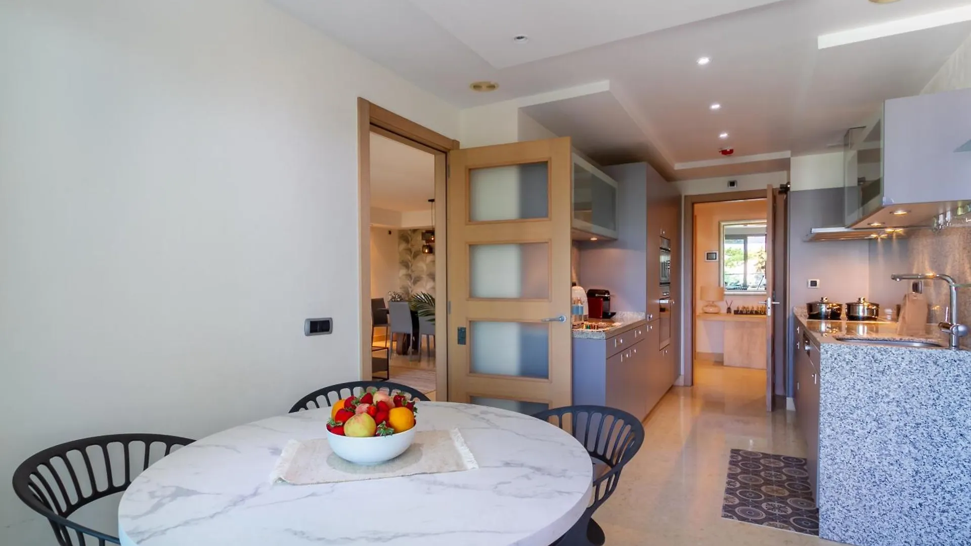 Marbella Banus Suites - Golden Mile Jardines Del Principe 1 Spain