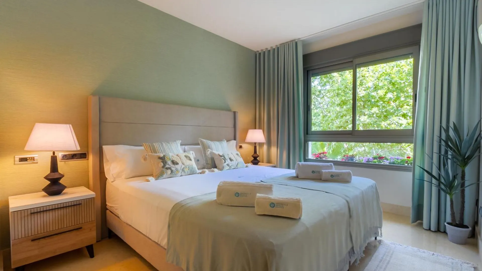 Marbella Banus Suites - Golden Mile Jardines Del Principe 1 Spain