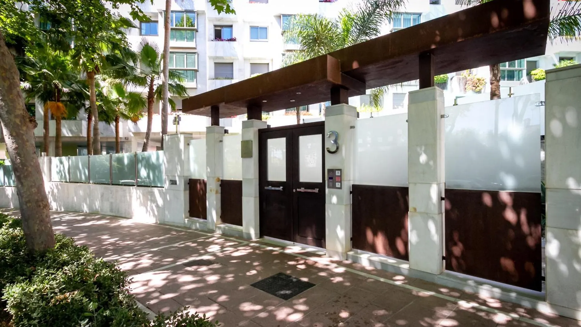 Marbella Banus Suites - Golden Mile Jardines Del Principe 1 0*,  Spain